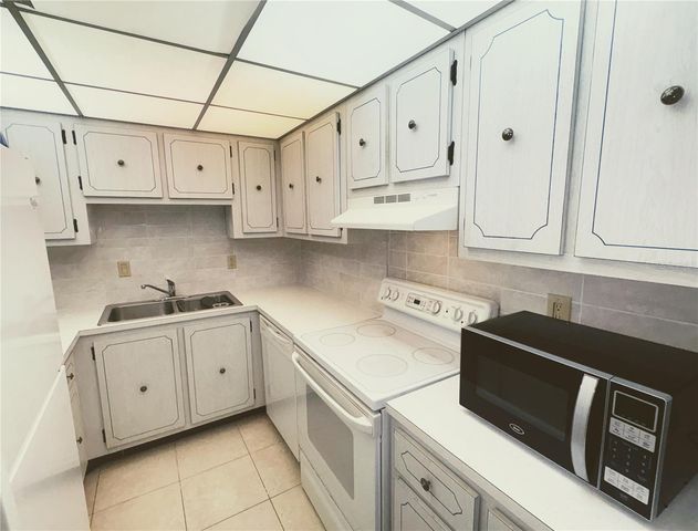 3051 S ATLANTIC AVENUE J010, Daytona Beach, FL 32118