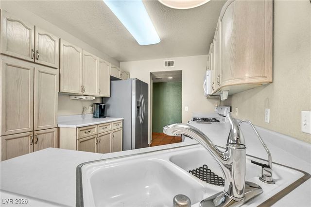 7963 Cina Avenue, Las Vegas, NV 89147