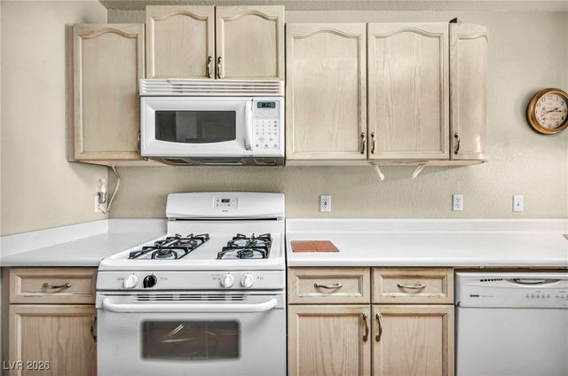 7963 Cina Avenue, Las Vegas, NV 89147