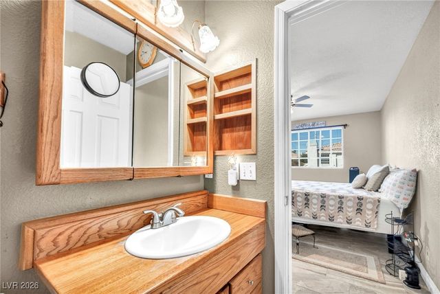 7963 Cina Avenue, Las Vegas, NV 89147