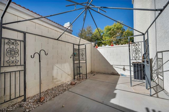 7963 Cina Avenue, Las Vegas, NV 89147