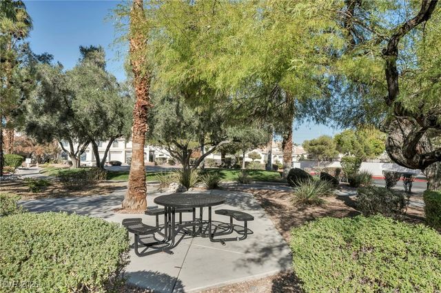 7963 Cina Avenue, Las Vegas, NV 89147