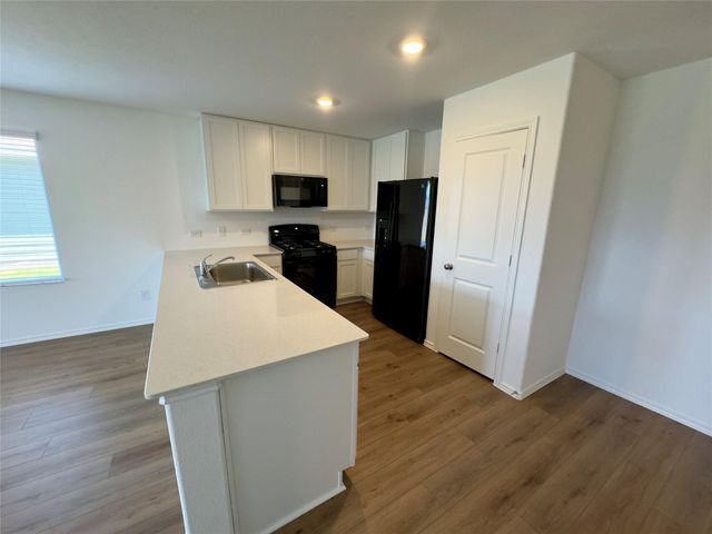 2221 Cumulus CT, Lockhart, TX 78644