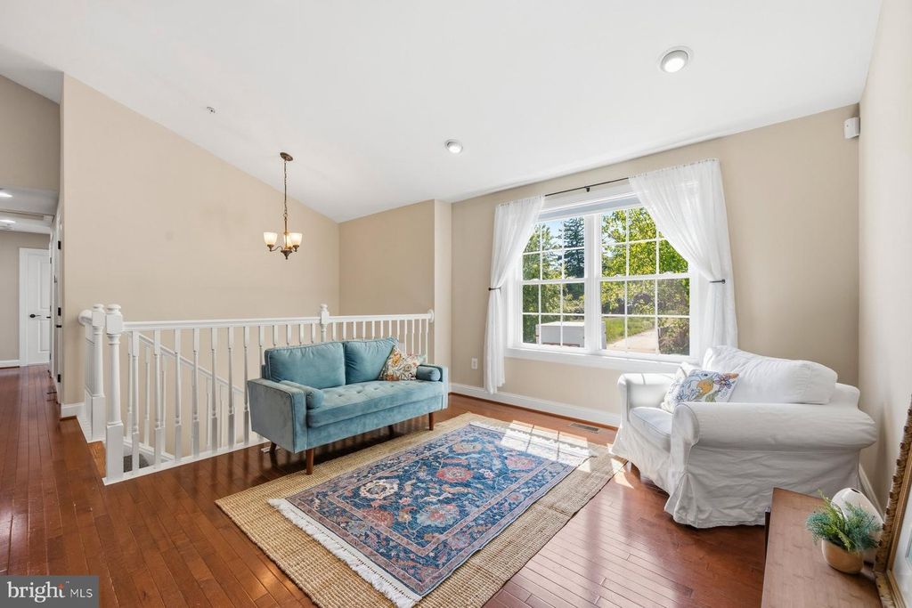 Image 12 of property listing at 2261 PARK HILL AVE, Baltimore, MD 21211