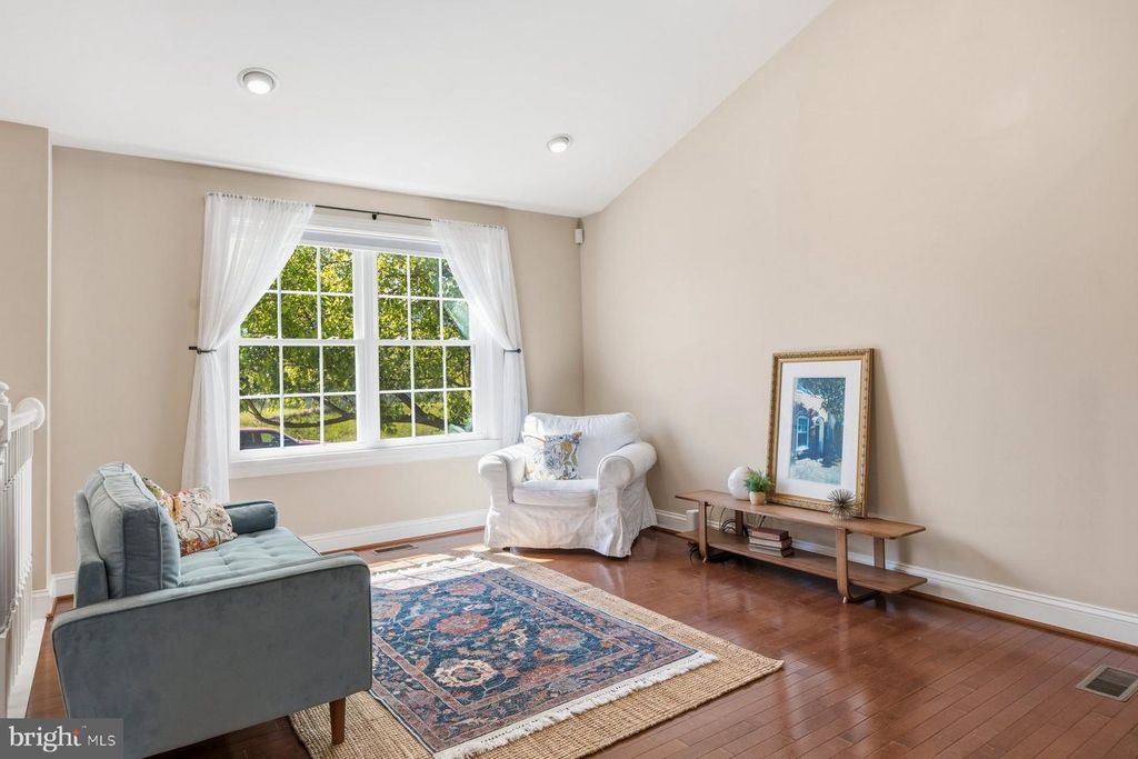 Image 13 of property listing at 2261 PARK HILL AVE, Baltimore, MD 21211