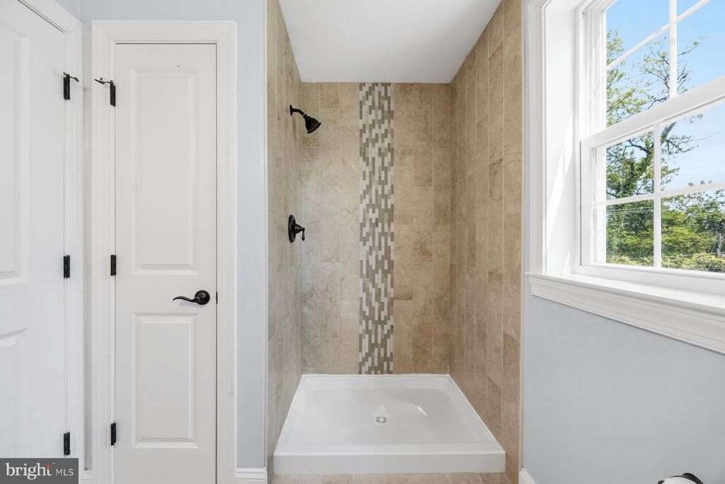 Image 20 of property listing at 2261 PARK HILL AVE, Baltimore, MD 21211