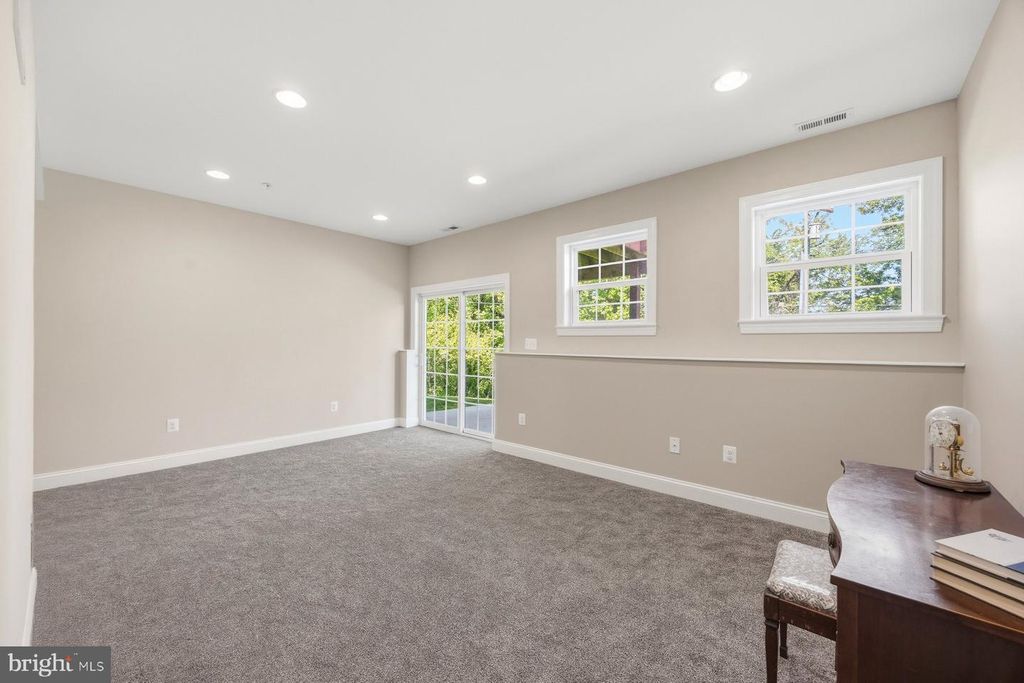 Image 29 of property listing at 2261 PARK HILL AVE, Baltimore, MD 21211