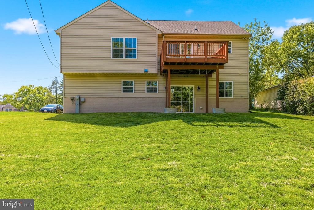 Image 34 of property listing at 2261 PARK HILL AVE, Baltimore, MD 21211