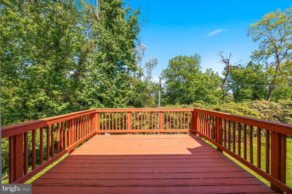 Image 35 of property listing at 2261 PARK HILL AVE, Baltimore, MD 21211