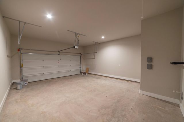 639 Magnolia LN, Cottonwood Shores, TX 78657