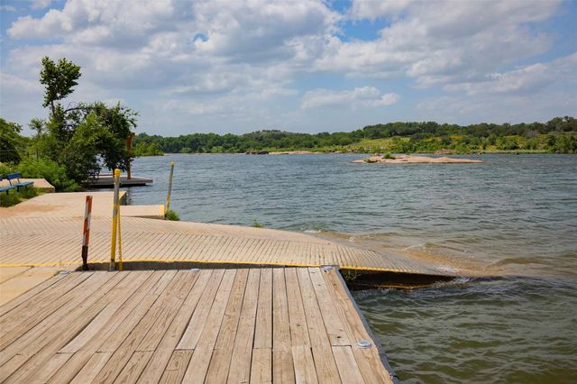 639 Magnolia LN, Cottonwood Shores, TX 78657