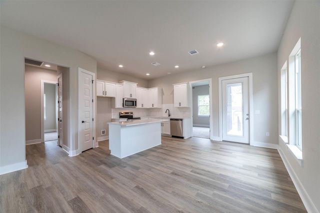 639 Magnolia LN, Cottonwood Shores, TX 78657