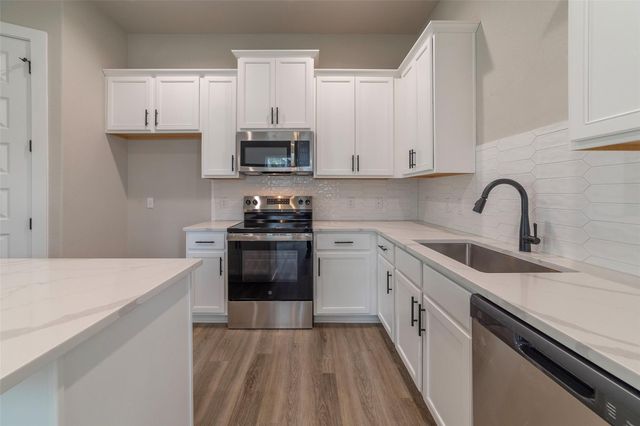 639 Magnolia LN, Cottonwood Shores, TX 78657