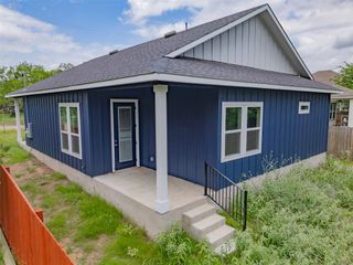 639 Magnolia LN, Cottonwood Shores, TX 78657