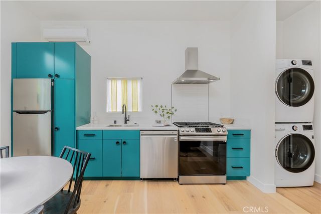 2240 Ewing Street, Los Angeles, CA 90039