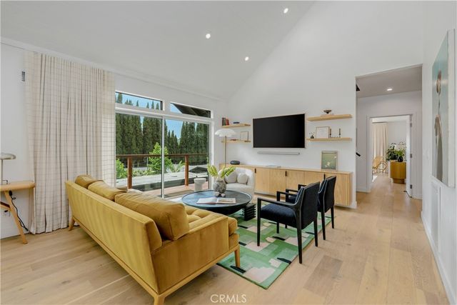 2240 Ewing Street, Los Angeles, CA 90039