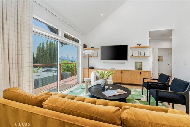 2240 Ewing Street, Los Angeles, CA 90039