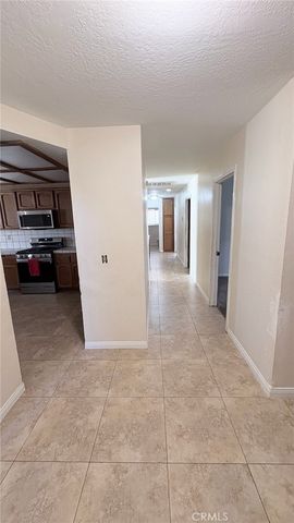 17735 Vista Point, Victorville, CA 92395