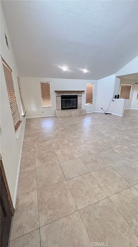 17735 Vista Point, Victorville, CA 92395