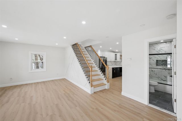 759 Barry Place, Uniondale, NY 11553