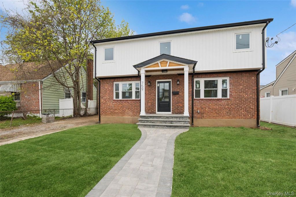759 Barry Place, Uniondale, NY 11553