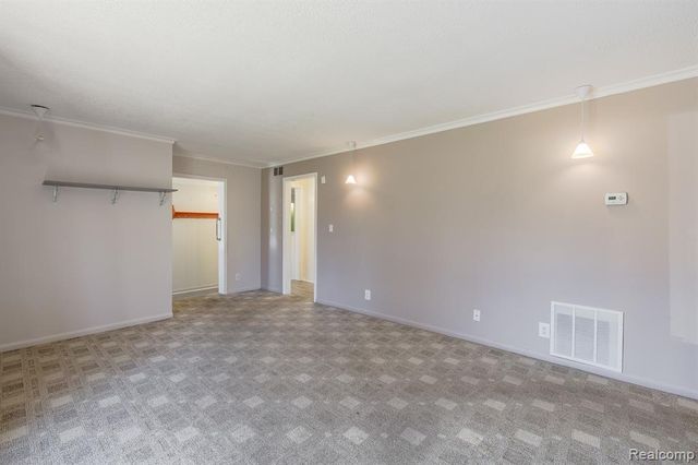 3118 Fernbarry Court, Waterford, MI 48328