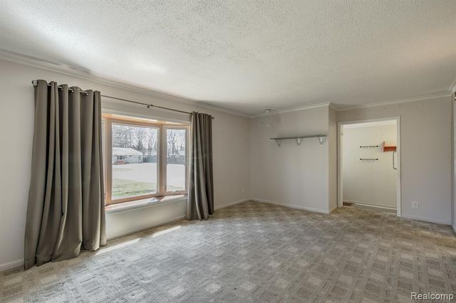 3118 Fernbarry Court, Waterford, MI 48328