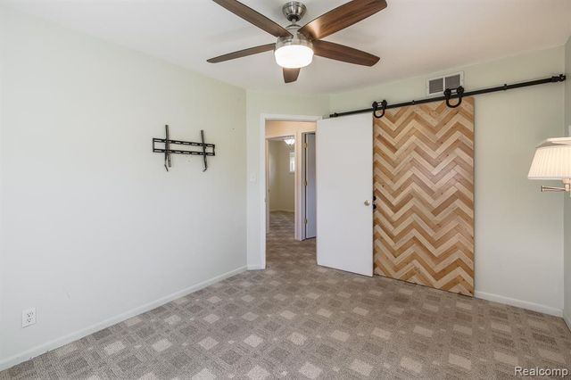 3118 Fernbarry Court, Waterford, MI 48328