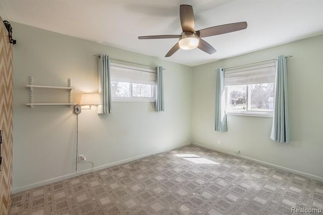 3118 Fernbarry Court, Waterford, MI 48328