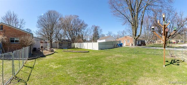 3118 Fernbarry Court, Waterford, MI 48328