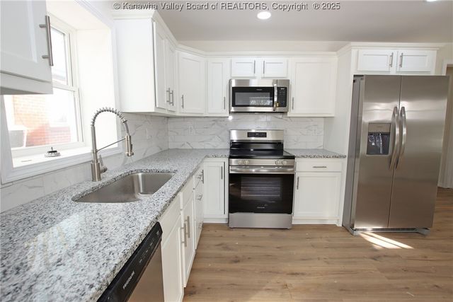 2308 Washington Avenue, St Albans, WV 25177