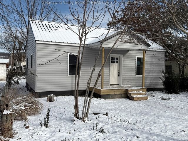 2308 Washington Avenue, St Albans, WV 25177