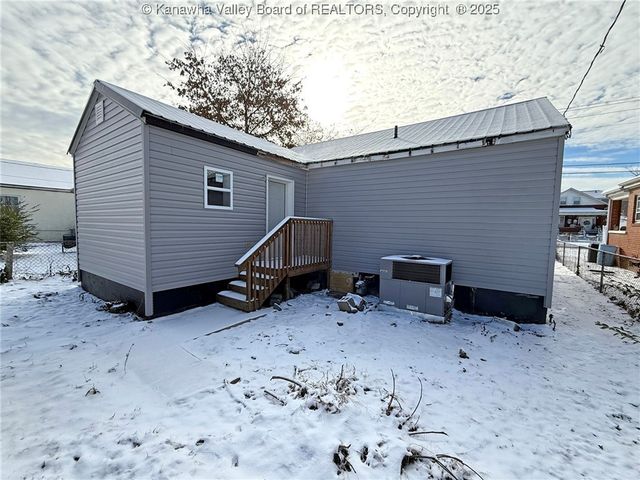 2308 Washington Avenue, St Albans, WV 25177