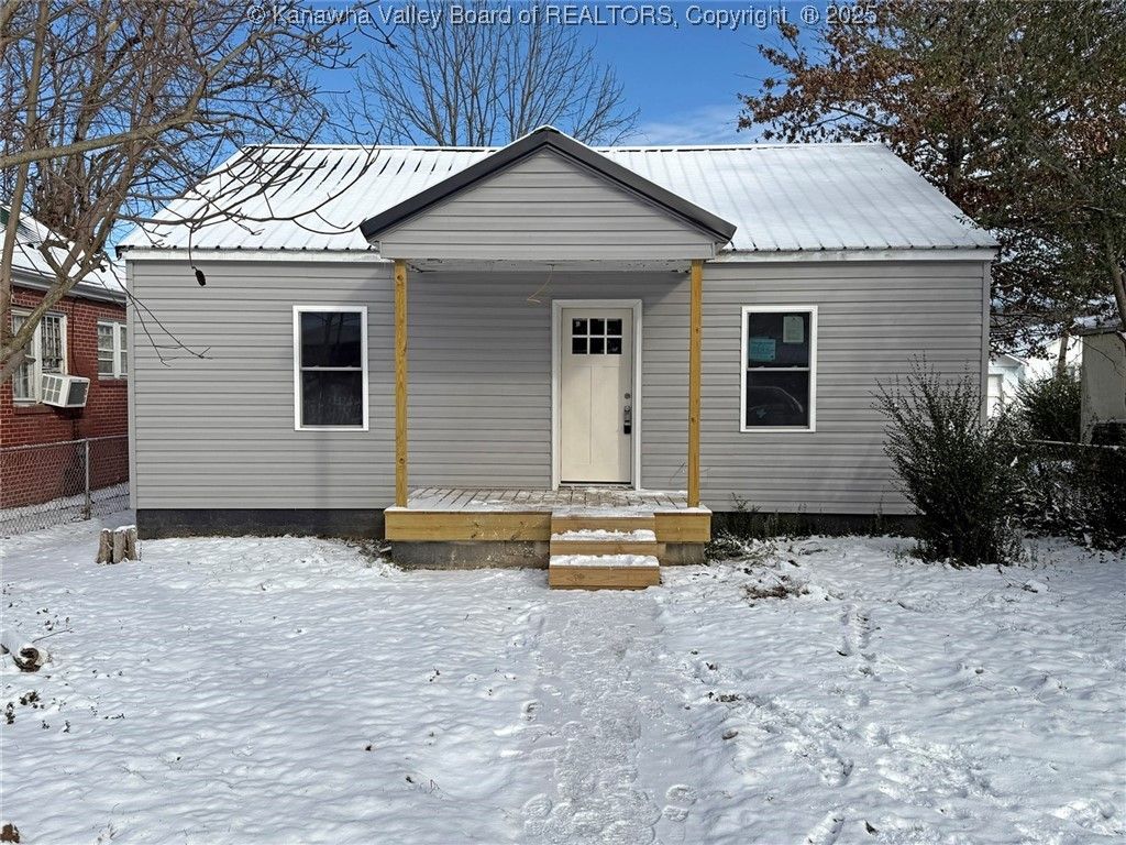 2308 Washington Avenue, St Albans, WV 25177