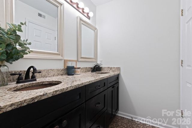 212 W 10th Street, Charlotte, NC 28202