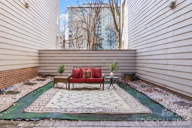 212 W 10th Street, Charlotte, NC 28202