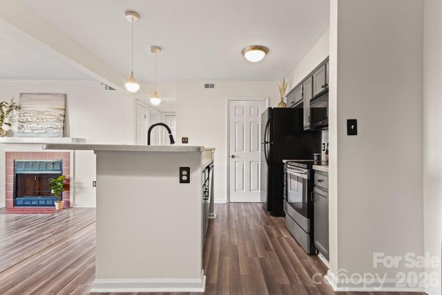 212 W 10th Street, Charlotte, NC 28202