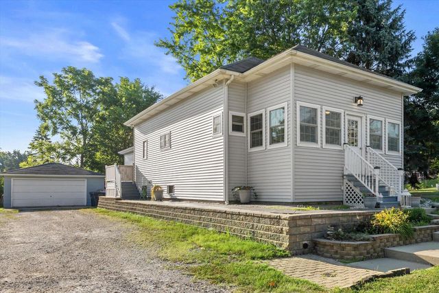 8417 200th AVENUE, Bristol, WI 53104
