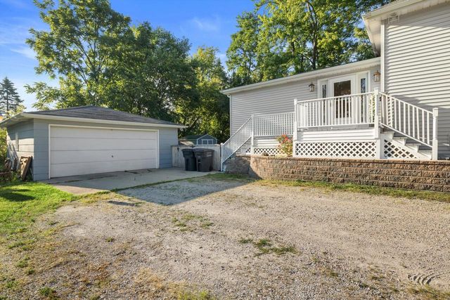 8417 200th AVENUE, Bristol, WI 53104