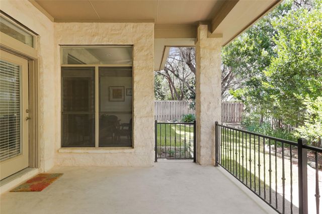 105 Ajuga CT, Lakeway, TX 78734
