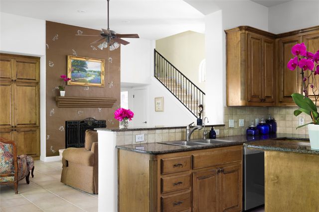 105 Ajuga CT, Lakeway, TX 78734