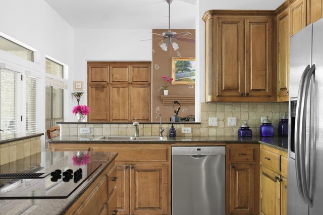 105 Ajuga CT, Lakeway, TX 78734