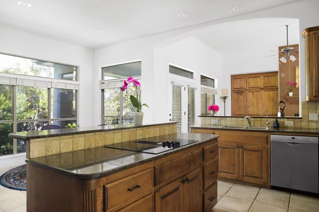 105 Ajuga CT, Lakeway, TX 78734