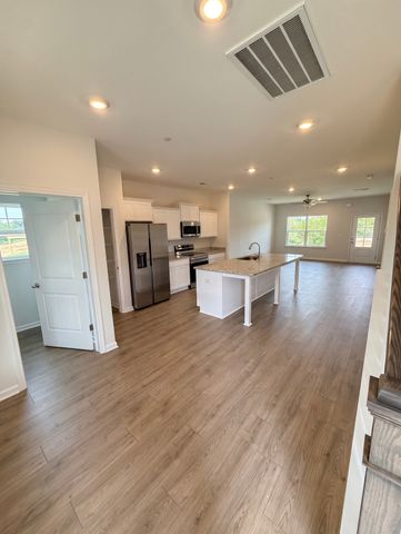 1227 Amber Hills Drive, Ashland City, TN 37015