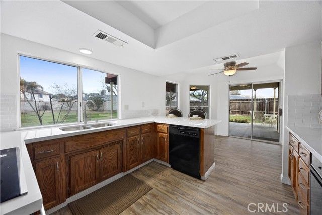 601 Las Arenas Court, Bakersfield, CA 93314