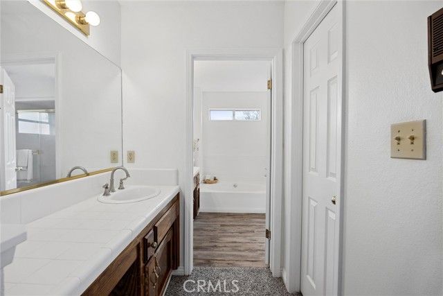 601 Las Arenas Court, Bakersfield, CA 93314