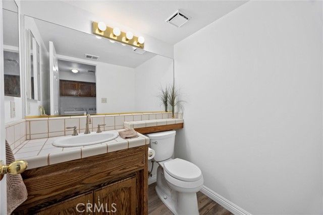 601 Las Arenas Court, Bakersfield, CA 93314