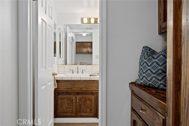 601 Las Arenas Court, Bakersfield, CA 93314