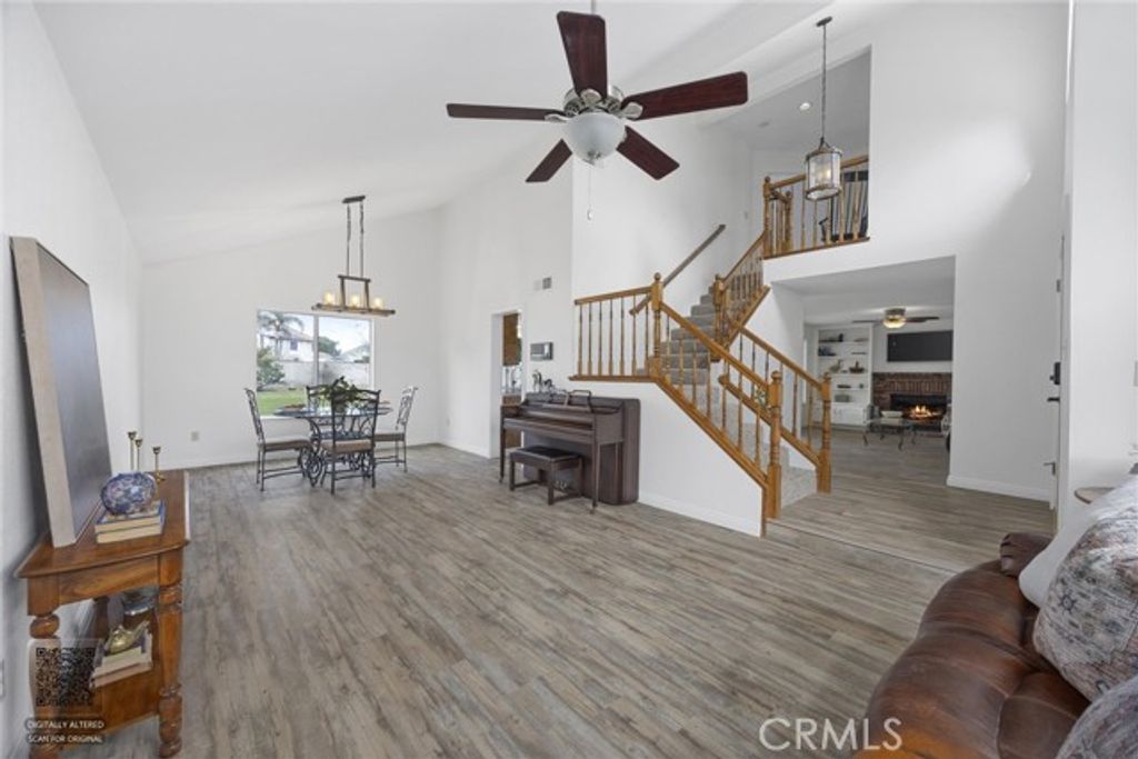 601 Las Arenas Court, Bakersfield, CA 93314