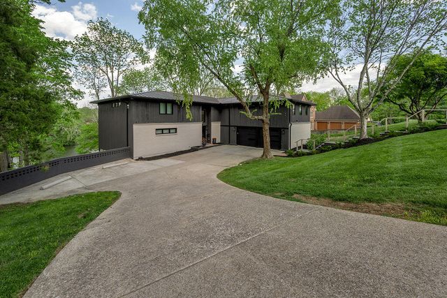 2005 Lakeside Drive, Lexington, KY 40502